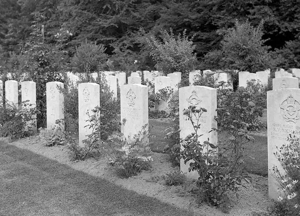 14647 001 reichswald forest war cemetery cleves germany